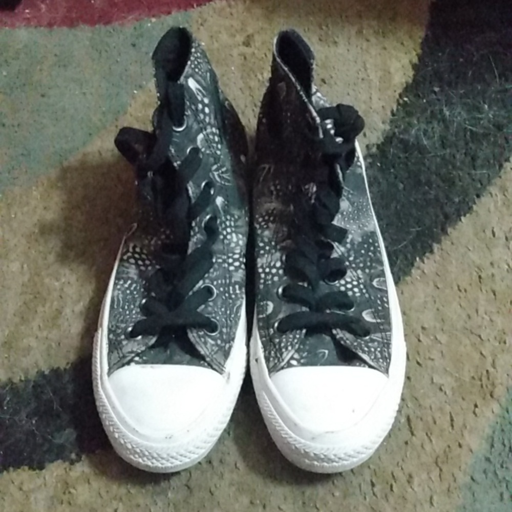 Converse size 3 1/2 black white/gray
